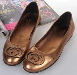 The Casual Retro Look of Katie Holmes4